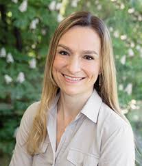 Deborah Szabo's Instagram, Twitter & Facebook