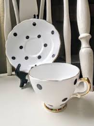 Learn more about our materials, shapes and finishes, so you can pick your perfect dinnerware. 12 Ideeen Over Vintage Interieur Vintage Interieur Vintage Antieke Lijsten
