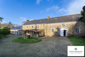 Corps de ferme entièrement rénové avec piscine,dépendan. Immobilier Melgven Achat Maison Melgven