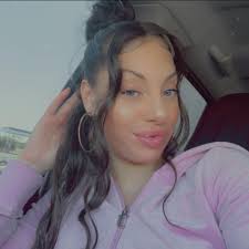 I'm always dressin fresher than a...