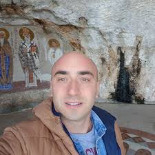 Postovani, koji je razlog iskakanja iz sporih brzina na Belarusu 82 i koja  je cena dobrog menjaca? Hvala na odgovoru!