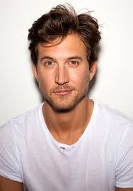 Benjamin Helm's Instagram, Twitter & Facebook