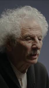 Cerrar podrá mis ojos la postrera sombra que me llevare el blanco día, y  podrá desatar esta alma mía hora a su afán ansioso lisonjera: mas no, de  esotra parte, en la