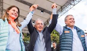 Presidente duque recibe la casa de nariño de manos de santos | noticias caracol. La Vida Desconocida Familia Y Pareja De Ivan Duque