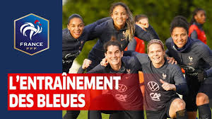 Opposée à l'équipe du pays de galles, l'équipe de france entame sa préparation à l'euro 2020 par un match amical à l'allianz riviera de nice. Equipe De France Feminine L Entrainement Des Bleues I Fff 2020 Youtube