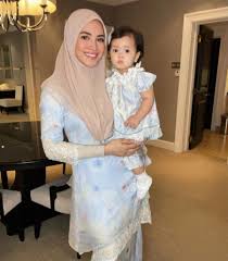 Gaya baju muslimah stylist : 8 Inspirasi Tudung Bawal Gaya Fazura Styling Ringkas Tapi On Point Harga Pun Tak Mahal Nona