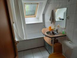 Diese kleine, gemütliche wohnung liegt im dachgeschoss eines mehrfamilienhauses mit 6 wohneinheiten im zentrum des mittelalterlichen stadtkerns mit einem. Mieten Naumburg 204 Wohnungen Zur Miete In Naumburg Mitula Immobilien