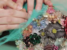 Use features like bookmarks, note taking and highlighting while reading how to make a brooch bouquet: Brooch Bouquet How To Make