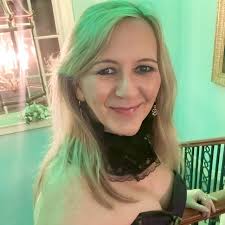 That's Riley Gaines. Trump just deported her husband 🫠