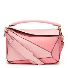 Loewe's signature 'puzzle' bag was first introduced by jonathan anderson in 2014 and has remained a cult piece ever since. Loewe Puzzle Bag 2016 Hb1113 Second Hand Handbags Xupes