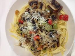 Tita Helen S Gourmet Tuyo Pasta Krisaquino Net The Official Kris Aquino Site Pasta Dishes Philippine Cuisine Asian Cooking