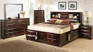 Four poster king size bed with durable posts that include some decorative carvings. Top 10 Best King Size Bedroom Sets In 2021 Bedroom Furniture