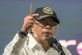 Colombia spy chief says working 'hand in hand' with CIA despite row