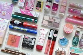 Of course, there are tons of cheap makeup out there, but you don't really want just any kind of cheap cosmetics. What Is The Most Popular Makeup Brand In The Uk