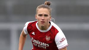 She doesn't know any female footballer that earns over €200,000 a year. Vivianne Miedema Arsenal Striker Insists She Can Get Better After Becoming All Time Wsl Top Scorer Football News Sky Sports