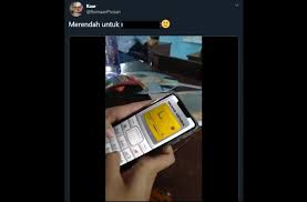 Hp ini dibekali layar sebesar 2.4 inci dengan resolusi 240 x 320 piksel. Main Game Snake Di Nokia Jadul Ending Video Ini Bikin Netizen Minder Hitekno Com