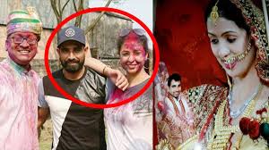 Mohammed shami shared another picture with his wife and got slammed again by the moral police. Mohammed Shami Shares Holi Pics With Wife Hasin Jahan Oneindia News Youtube