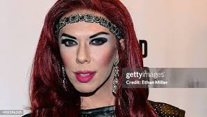 167 Kelly Mantle Photos & High Res Pictures