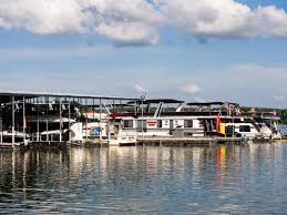 Dale hollow lake is a picturesque lake house boats for sale on dale hollow lake : Everyone Knows Everyone Houseboaters Find Community Away From Home On Lake Shelbyville State And Regional Herald Review Com