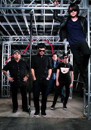 taking back sunday perform 'sink into