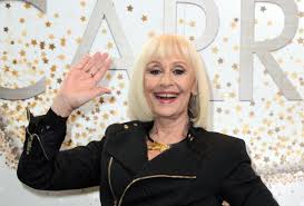 Raffaella carra — mamma dammi 100 lire 03:02. Quando Raffaella Carra Lancio Il Cap In Italia Postenews Le Notizie Di Poste Italiane Dei Settori Della Logistica Della Finanza E Assicurativo