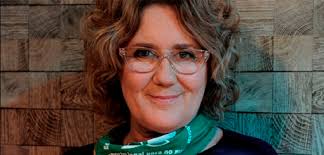 She is the daughter of the writer julio llinás and the painter martha peluffo and sister of sebastián llinás and the film director mariano llinás. Veronica Llinas Radio Nacional