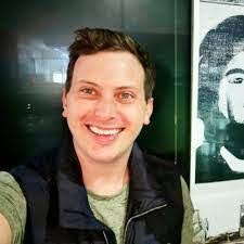 Ebony Reyes's Instagram, Twitter & Facebook