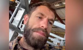 Emmerdale's Kelvin Fletcher supported by fans as he makes announcement