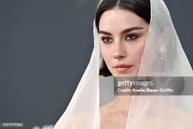 2 541 photos et images haute résolution de Gracie Abrams