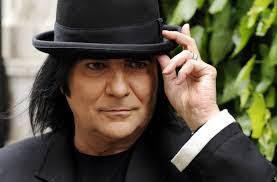 Apelle, figlio di apollo, fece una palla di pelle di pollo. Musica Informa Renato Zero I Migliori Anni Della Nostra Vita