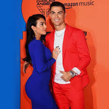 His height, his body, his beauty. Ø´Ø§Ù‡Ø¯ Ù‡Ø¯ÙŠØ© ÙƒØ±ÙŠØ³ØªÙŠØ§Ù†Ùˆ Ø±ÙˆÙ†Ø§Ù„Ø¯Ùˆ Ù„Ø®Ø·ÙŠØ¨ØªÙ‡ Ø¬ÙˆØ±Ø¬ÙŠÙ†Ø§ ÙÙŠ Ø¹ÙŠØ¯ Ù…ÙŠÙ„Ø§Ø¯Ù‡Ø§ Ø­Ø¯ÙŠØ« Ø§Ù„Ø³ÙˆØ´ÙŠØ§Ù„ Ù…ÙŠØ¯ÙŠØ§ Ø§Ù„ÙˆÙØ¯