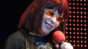 She used to be part of a rock group called os mutantes. File Rita Lee In Aracatuba 02 By Marco Senche Jpg Wikimedia Commons