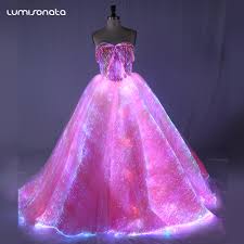 Online shops marktplatz und branchenverzeichnis über 7200 onlineshops. 2021 Neuankommling Hochzeit Brautkleid Glow In The Dark Leuchten Leuchtend Leuchtende Led Glasfaser Brautkleid Buy Brautkleid Led Fiber Optic Hochzeit Kleid Leuchtende Led Kleid Product On Alibaba Com