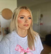 Julie Herrera's Instagram, Twitter & Facebook