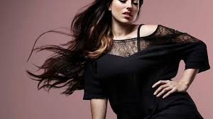 Sizes may vary slightly between brands and models. Work Your Curves Into A Career As A Plus Size Model