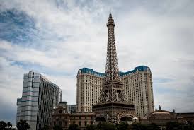 A parisian proposaleverybody dreams of falling in love in paris, so why not propose there? Eiffel Tower Las Vegas Compare Tickets And Tours From Different Websites For The Viewing Deck