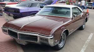 The classic american cars of the 40s and 50s will always have a place in the hall of fame of car manufacturing, and a place of honor on model collector's shelves. Most Iconic Classic American Cars 24 7 Wall St