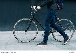 Mit Dem Fahrrad Ins Buro Fahren Die Vorteile Buromobel Experte Fahrrad Fahren Buero