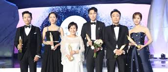 Kısa süren ilişkileri haziran 2011 tarihinde sonlandı. Stars Shine At Annual Baeksang Art Awards Actors Kim Hye Ja And Jung Woo Sung Were Granted Top Honors