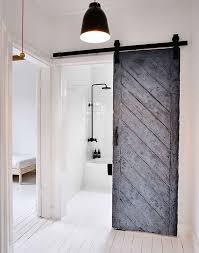 Porte Coulissante Design Creant Des Ambiances D Interieur Diverses Et Variees Salle De Bain Fonctionnelle Deco Salle De Bain Maison