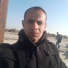 1.They enjoy.......soccer . A. play B. playing C. to play