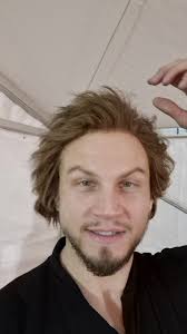 richard.dobos (@richard.dobos.artist)