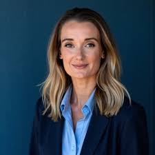 Lisa Hambley's Instagram, Twitter & Facebook