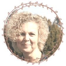 Freelance Content Marketer For Entrepreneur Laura Elkaslassy