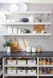 Mau yang bagus tapi lahannya sempit? 25 Desain Dapur Cantik Yang Bisa Anda Tiru Dengan Mudah