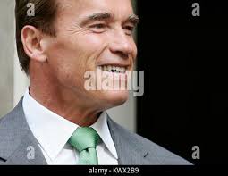 Arnold Schwarzenegger trifft der britische Premierminister Tony Blair in  der Downing Street 10, London. 26. Juni 2017 Stockfotografie