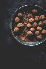 Truffes Au Chocolat Noir A La Noisette Au Coco Ophelie S Kitchen Book Truffes Au Chocolat Truffes Au Chocolat Noir Recette Truffe Chocolat