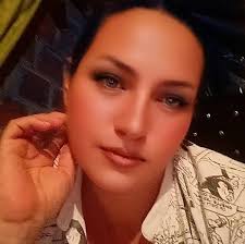 Hola cómo estás Sabes si hay alguna manera para que las gallinas no griten  a la mañana cuando se despiertan? Tengo problemas con los vecinos 😖