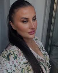 Make-up course glam beauty 💎 Miałam przyjemność szkolić się przy boku  cudownej kobiety @karolina.poznanska_makeup Niesamowita i mega  profesjonalna osoba, wiedza na Podejście do pracy 1000% Chcę więcej and see  you soon na