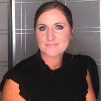 Angela Dubois's Instagram, Twitter & Facebook